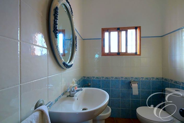 Image No.14-4 Bed Property for sale