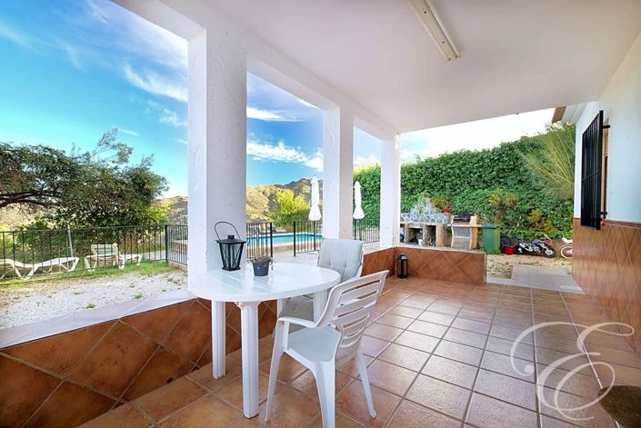 Image No.2-4 Bed Property for sale