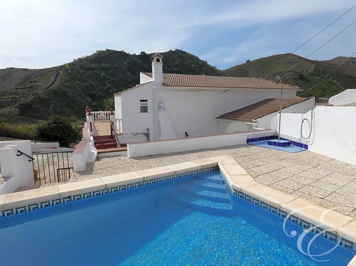 Image No.3-3 Bed Property for sale