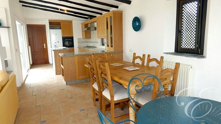 Image No.19-6 Bed Property for sale