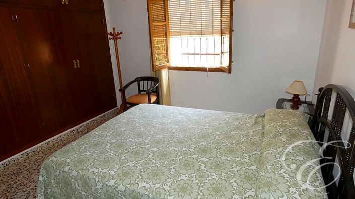 Image No.12-3 Bed Property for sale