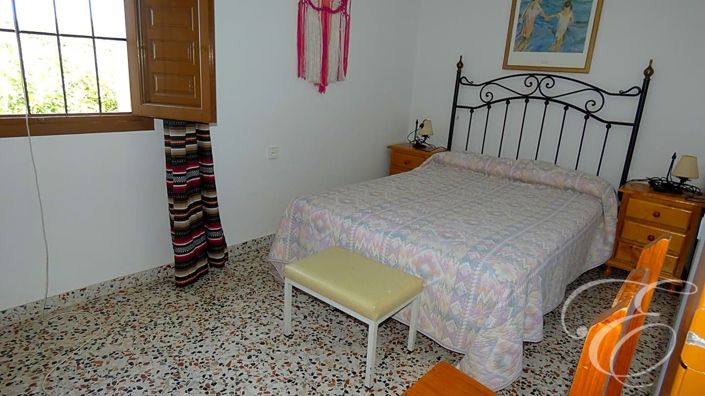 Image No.10-3 Bed Property for sale