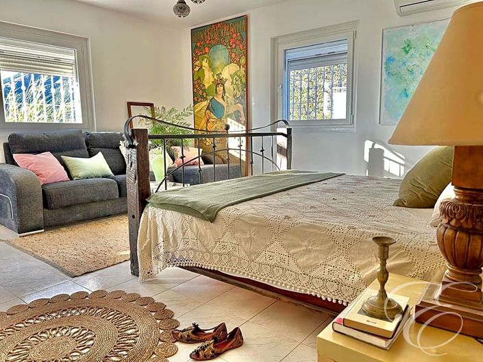 Image No.11-4 Bed Property for sale