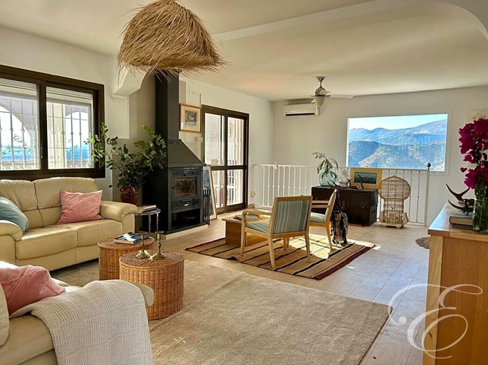 Image No.18-4 Bed Property for sale