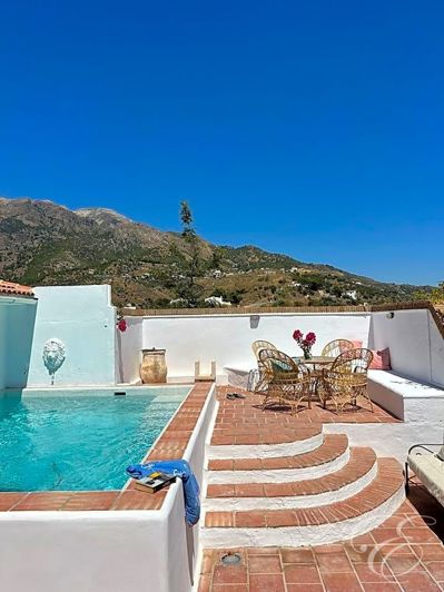 Image No.23-4 Bed Property for sale