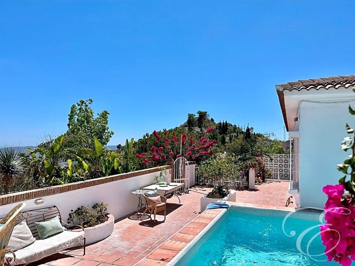 Image No.4-4 Bed Property for sale