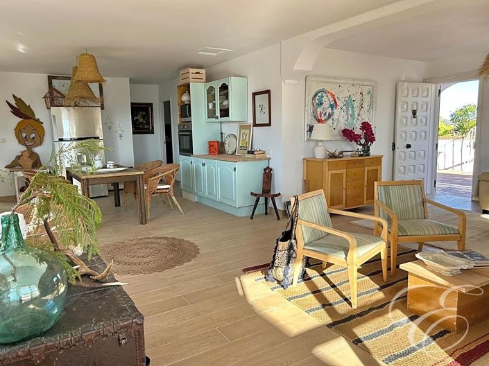 Image No.8-4 Bed Property for sale