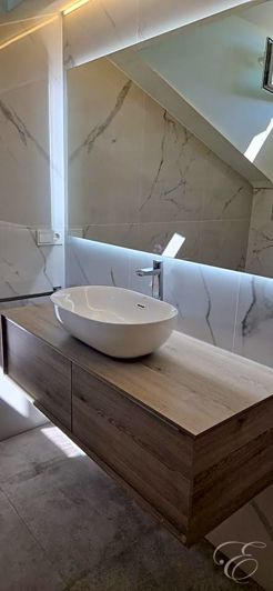 Image No.2-4 Bed Property for sale