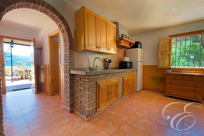 Image No.17-3 Bed Property for sale