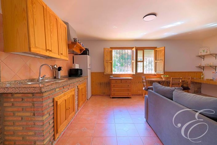 Image No.18-3 Bed Property for sale