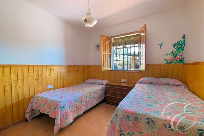 Image No.23-3 Bed Property for sale