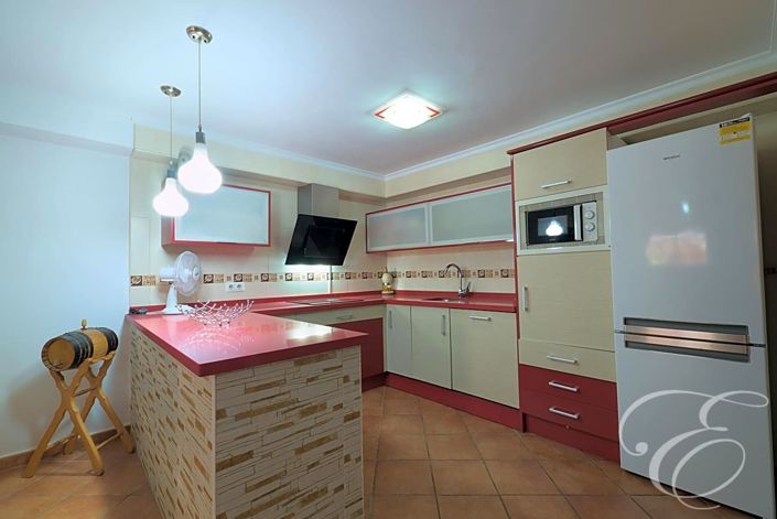 Image No.32-3 Bed Property for sale