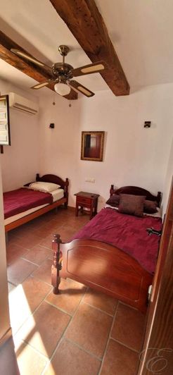 Image No.16-5 Bed Property for sale