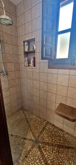 Image No.20-5 Bed Property for sale