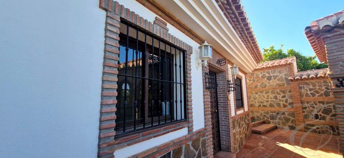 Image No.22-5 Bed Property for sale