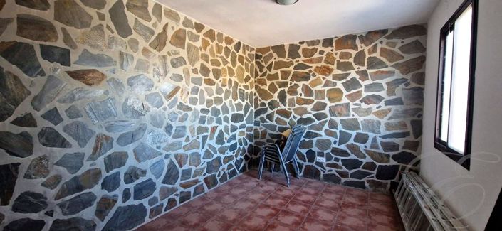 Image No.33-5 Bed Property for sale