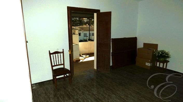 Image No.11-6 Bed Property for sale