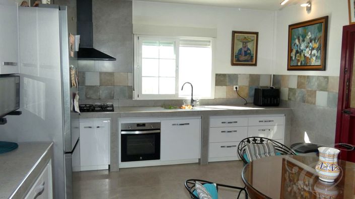 Image No.7-2 Bed Property for sale