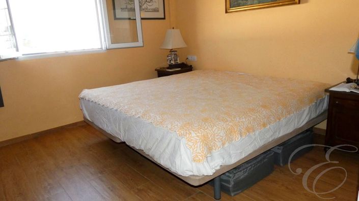 Image No.9-2 Bed Property for sale