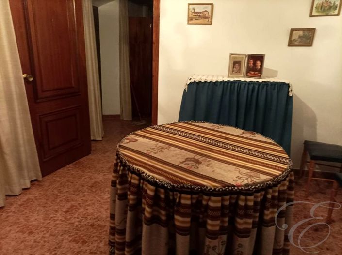 Image No.4-5 Bed Property for sale