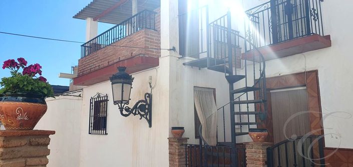 Image No.2-3 Bed Property for sale