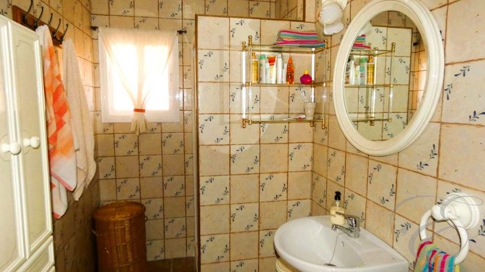 Image No.8-3 Bed Property for sale