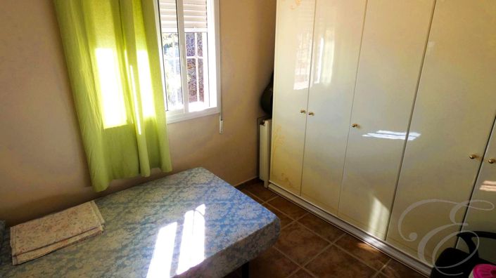 Image No.10-3 Bed Property for sale