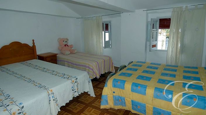 Image No.13-5 Bed Property for sale