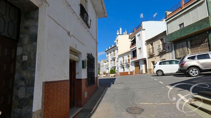 Image No.12-4 Bed Property for sale