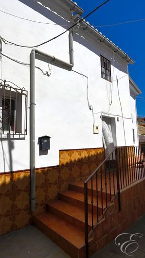 Image No.1-6 Bed Property for sale