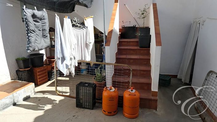 Image No.15-6 Bed Property for sale