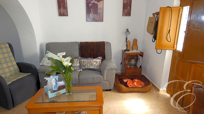 Image No.2-6 Bed Property for sale