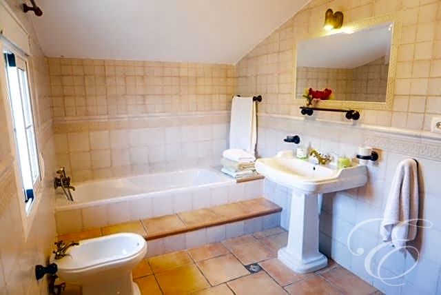 Image No.7-4 Bed Property for sale