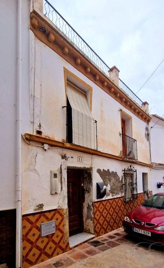 Image No.1-4 Bed Property for sale