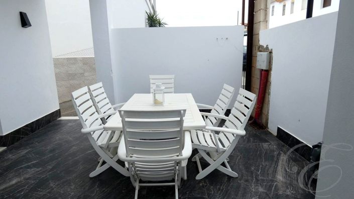 Image No.16-4 Bed Property for sale