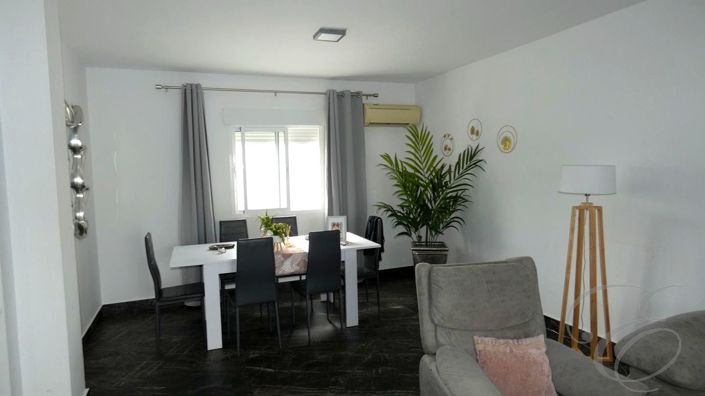 Image No.10-4 Bed Property for sale