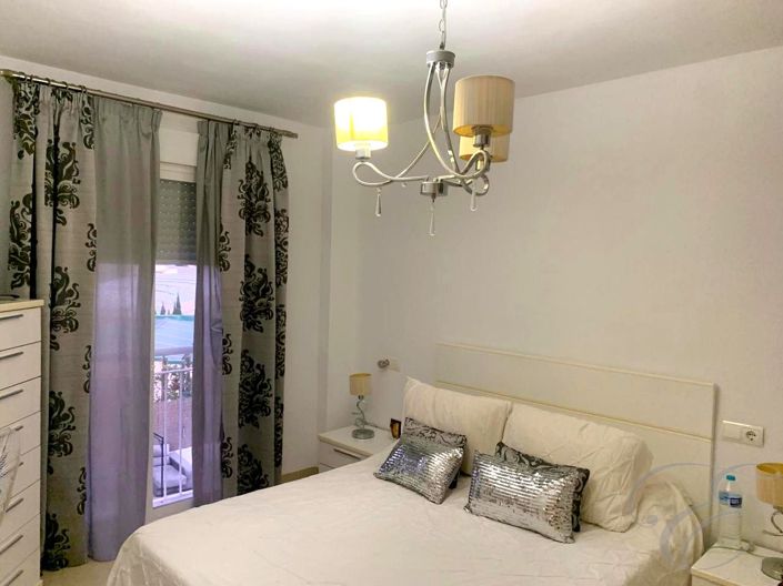 Image No.14-3 Bed Property for sale