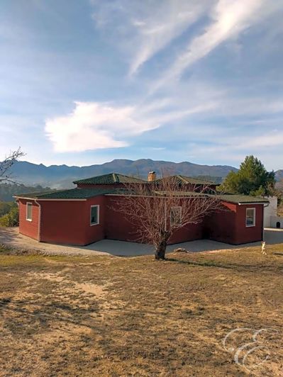 Image No.17-5 Bed Property for sale