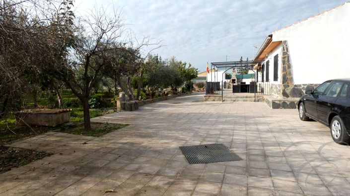 Image No.16-3 Bed Property for sale