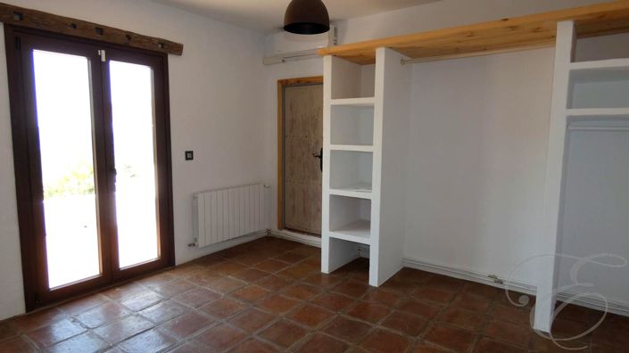 Image No.8-5 Bed Property for sale