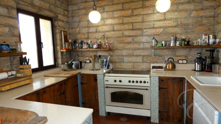 Image No.12-6 Bed Property for sale