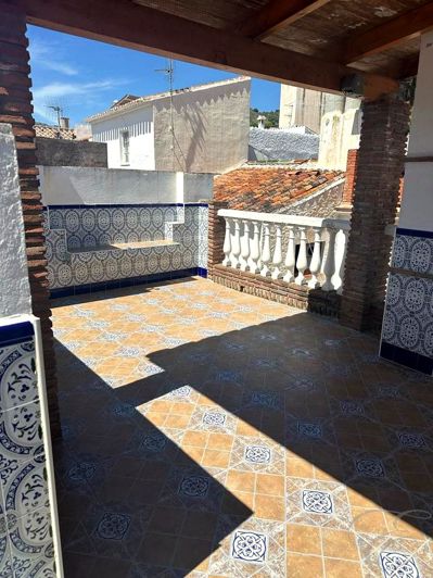 Image No.13-2 Bed Property for sale