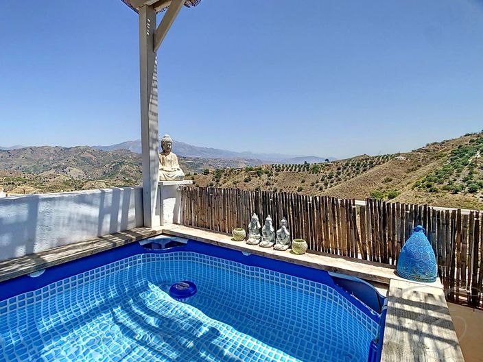 Image No.1-3 Bed Property for sale