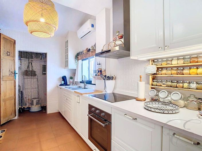 Image No.14-3 Bed Property for sale