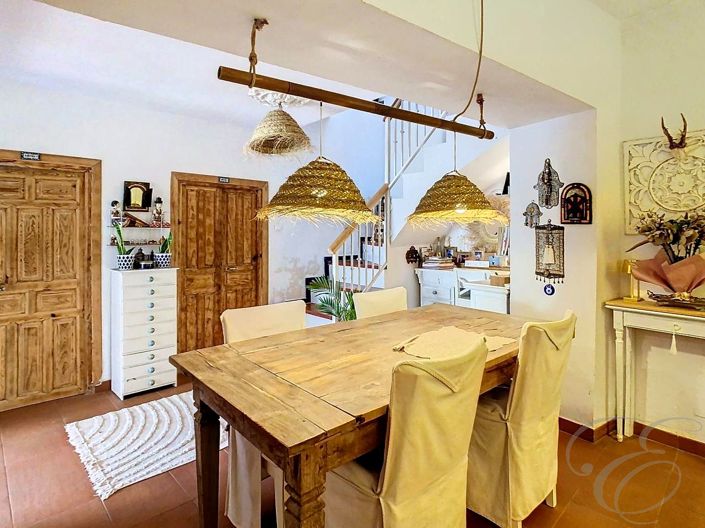 Image No.15-3 Bed Property for sale