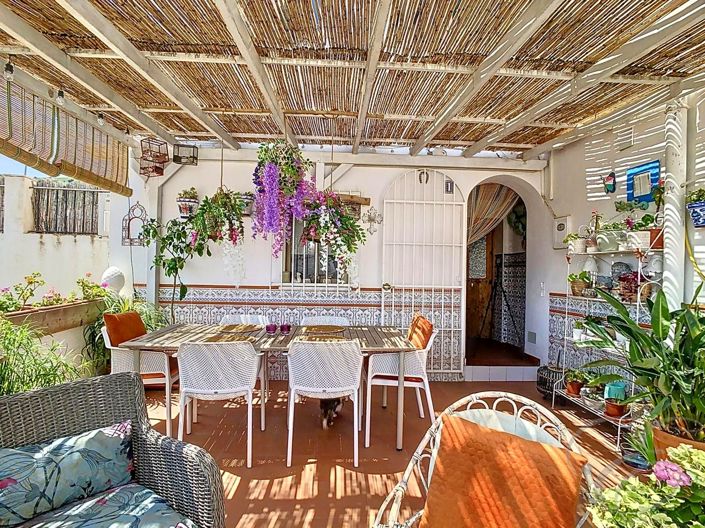 Image No.26-3 Bed Property for sale