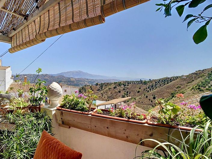 Image No.27-3 Bed Property for sale