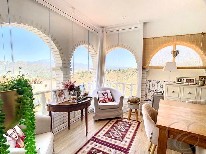 Image No.8-3 Bed Property for sale