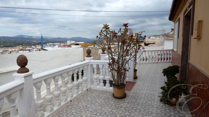 Image No.14-2 Bed Property for sale