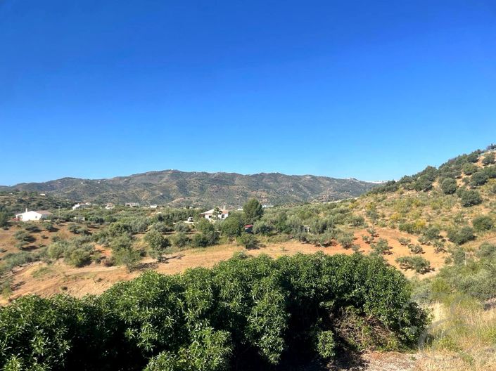 Image No.12-3 Bed Property for sale